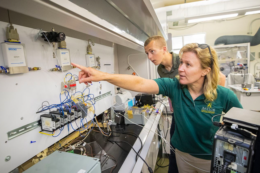 Baylor professor and student in a research lab