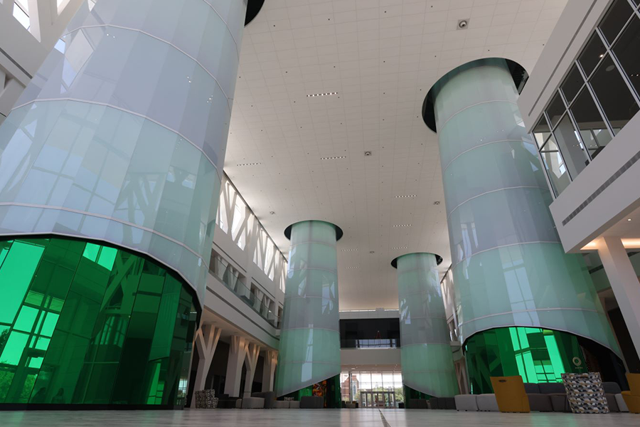Image of the columns inside Baylor's new Hurd Welcome Center